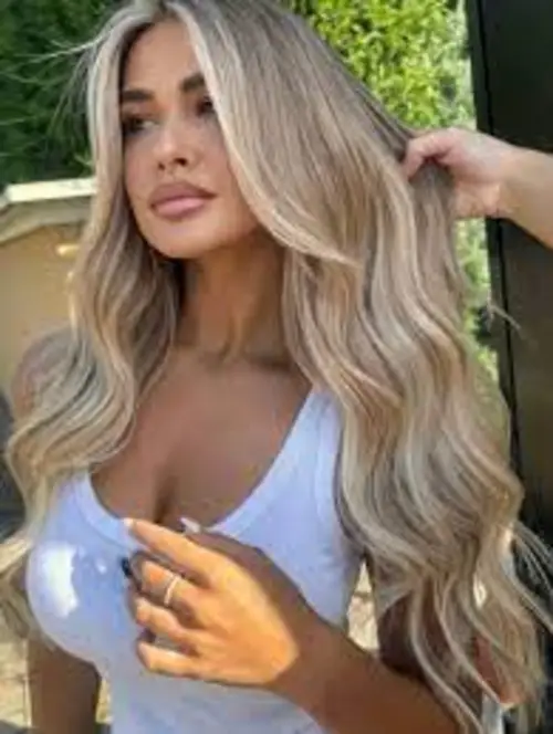 MAGICOLOR Hair product image – a beautiful lady